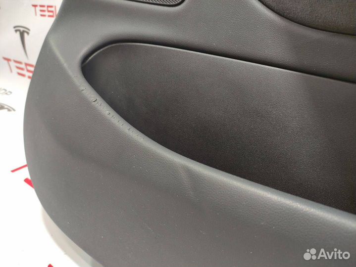 Обшивка двери задней правой Tesla Model 3 2019