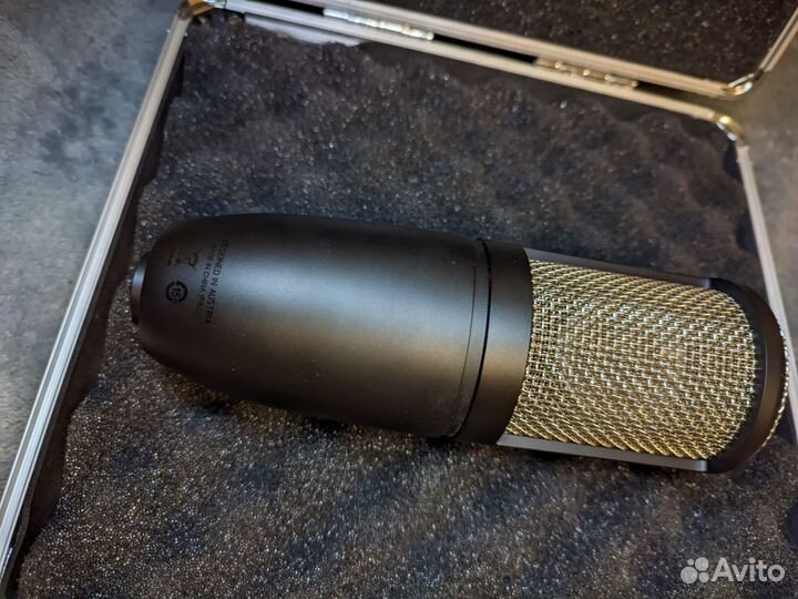 Студийный микрофон akg p220