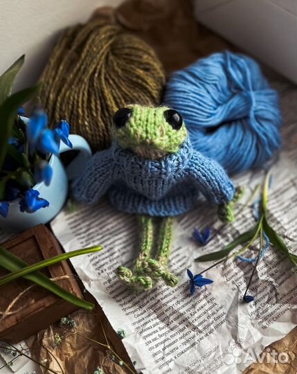 Вязаная лягушка на заказ