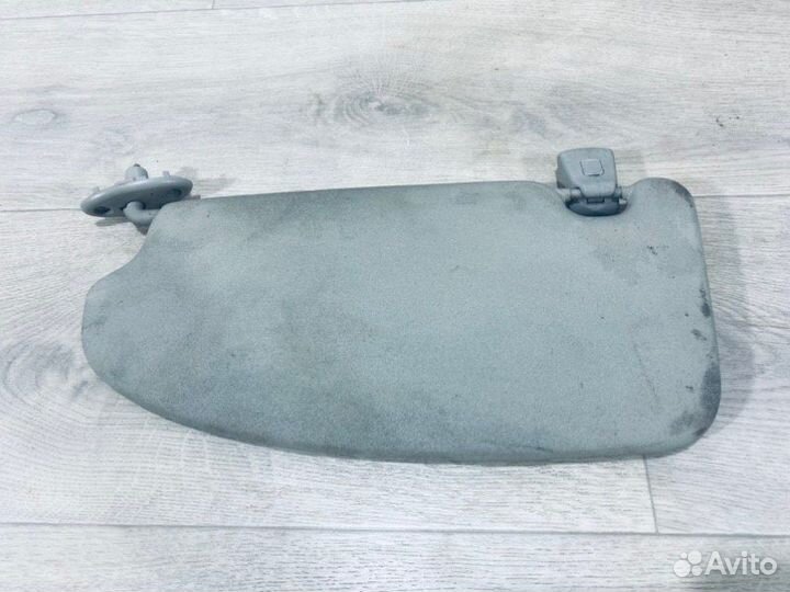 Козырек солнцезащитный правый Ford Focus хетчбэк