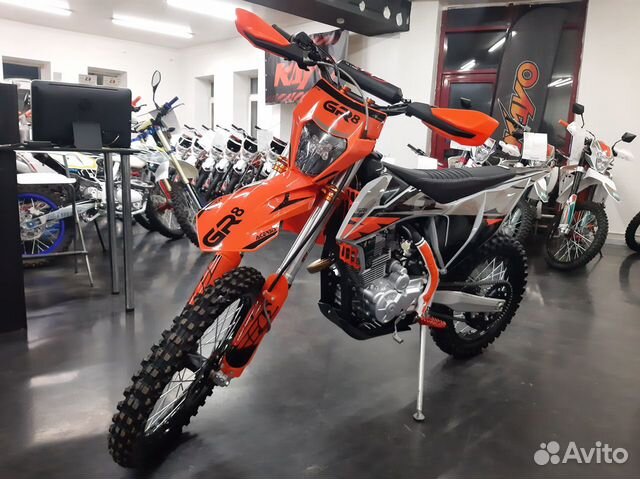 Gr8 4t enduro optimum. Gr8 300 Enduro Optimum. Мотоцикл gr8 f300a (4t pr300) Enduro Optimum (2024 г.). Мотоцикл gr7 f300a 4t cb300 Enduro Optima. Пульт на мотоцикл эндуро.