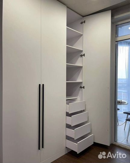 Шкаф распашной с фрезерованными фасадами