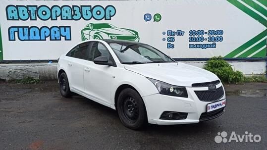 Обшивка стойки Chevrolet Cruze 95954680