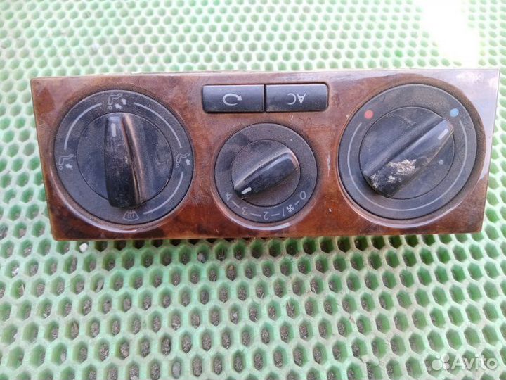 Блок управления печкой Volkswagen Passat B 5