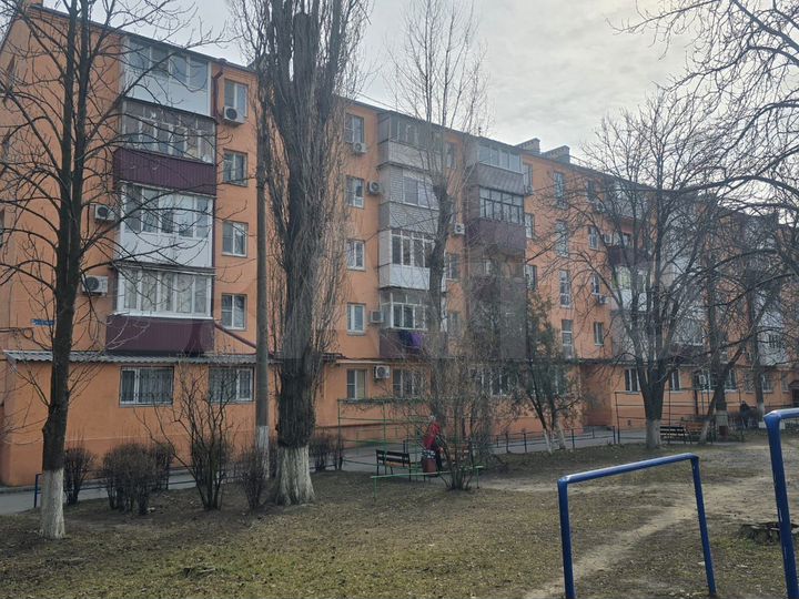 2-к. квартира, 47 м², 1/5 эт.