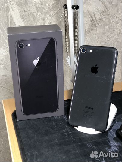 iPhone 8, 64 ГБ