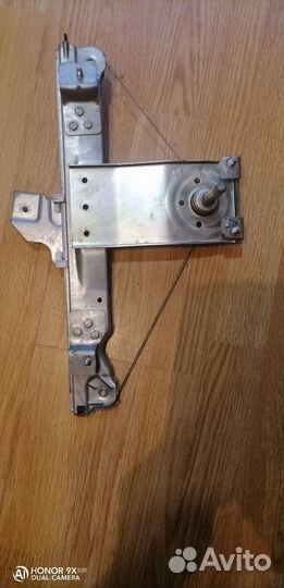 Стеклоподьемник