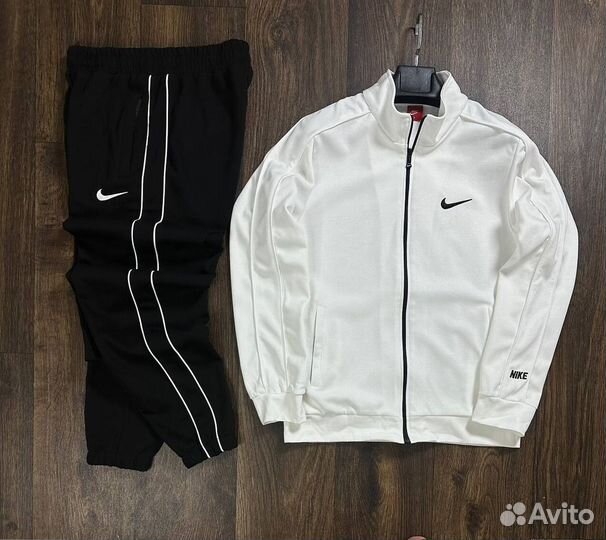 Спортивные костюмы Nike