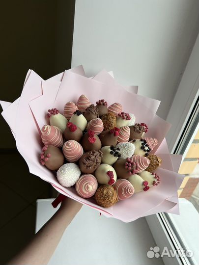 Клубника в шоколаде букеты