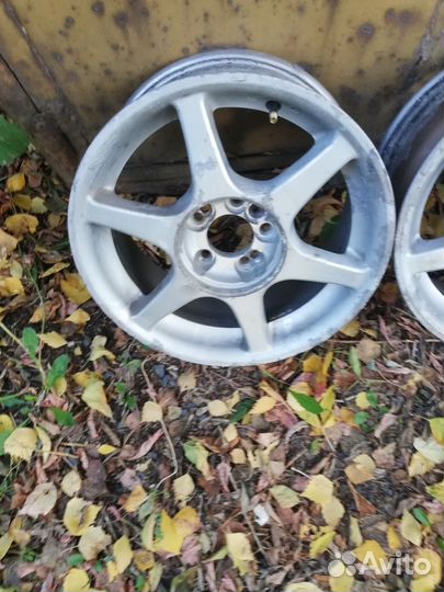 Продам литые диски универсальные
