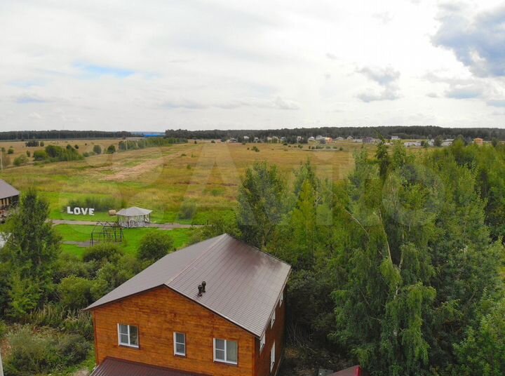 Коттедж 200 м² на участке 20 сот.