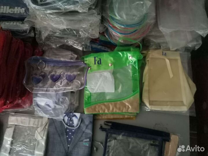 Подарочные косметички от парфюмерных брендов