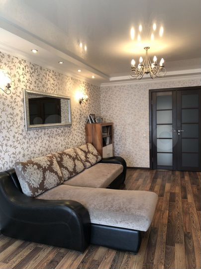 2-к. квартира, 63 м², 8/10 эт.