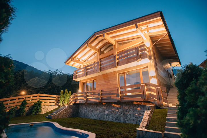 Коттедж 269 м² на участке 5 сот.