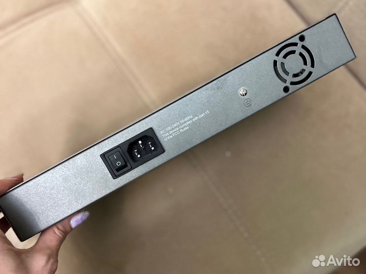 Коммутатор с PoE Praxis PPS-108