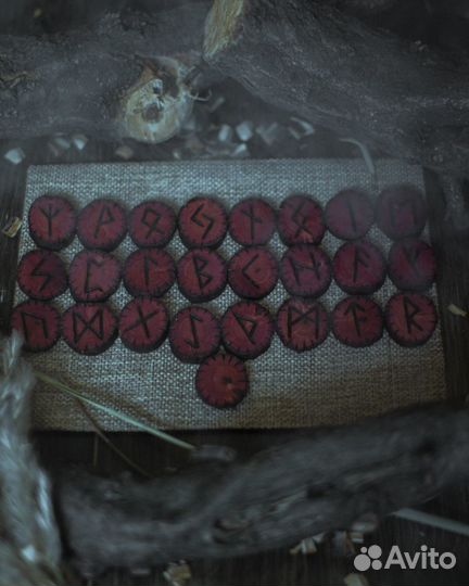 Скандинавские руны старший футарк из абрикоса крас