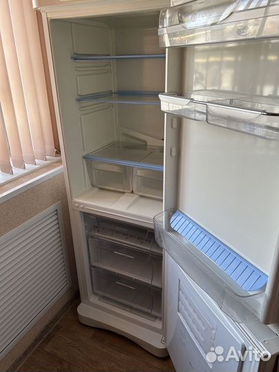 Холодильник бу indesit