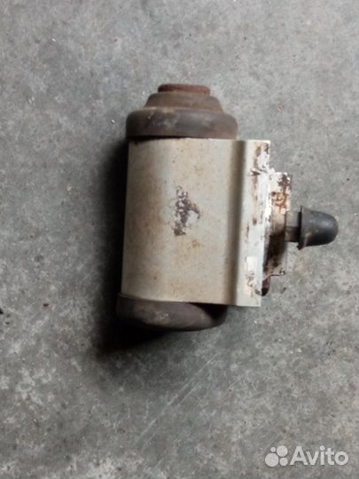 Тормозной цилиндр задний Renault Duster K4MA690