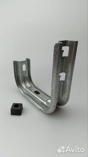 С-образный подвес для кабельного лотка 100 мм