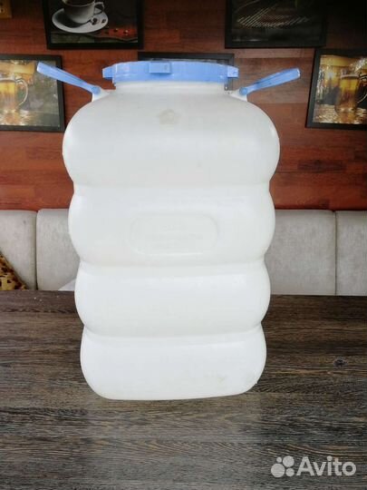 Емкость для воды пластиковая бу