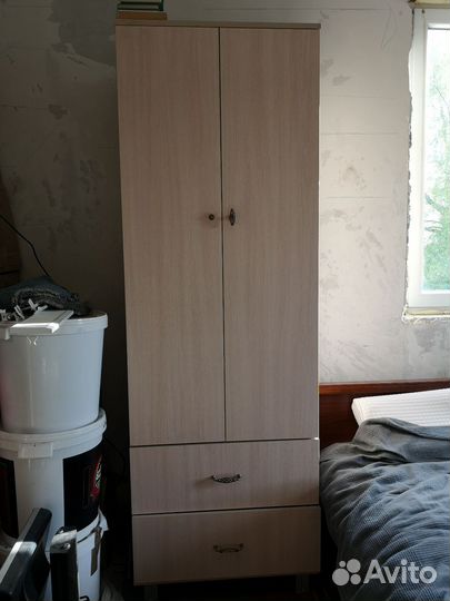 Шкаф двустворчатый