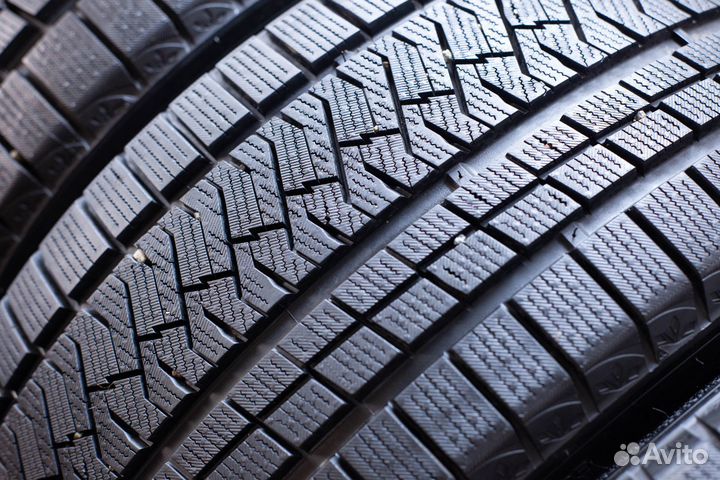 Triangle Snowlink TWT02 225/40 R19 и 255/35 R19 93V