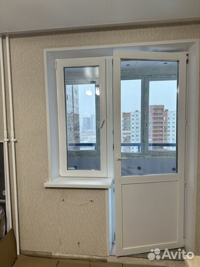 Балконую дверь и стеклопакет продам