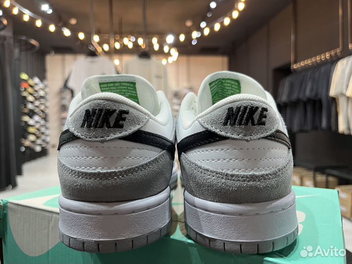 Кроссовки Nike SB Dunk