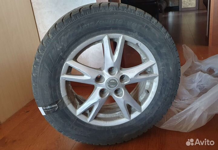 Hankook Winter I'Pike 215/65 R16