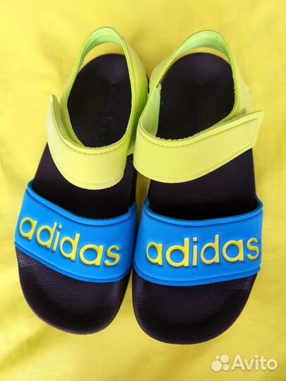 Сандалии adidas 33