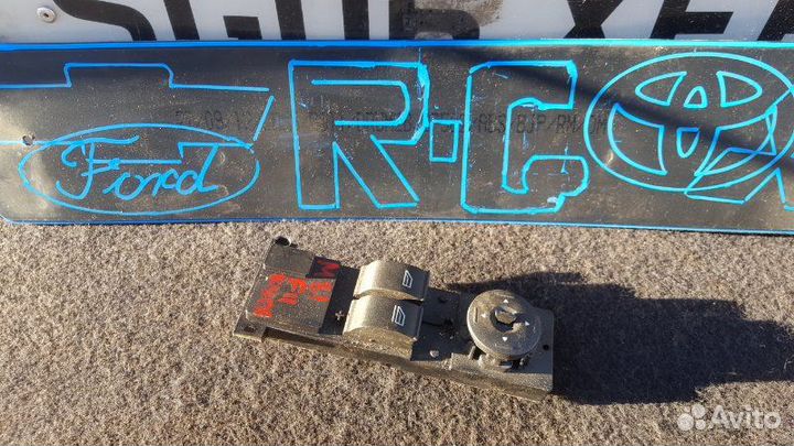 Кнопки стеклоподъемника Ford Focus 2 1.8 qqdb 2009