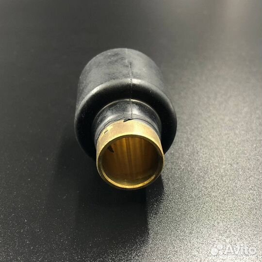 Втулка гребного винта резиновая Suzuki DT20-DT30,D