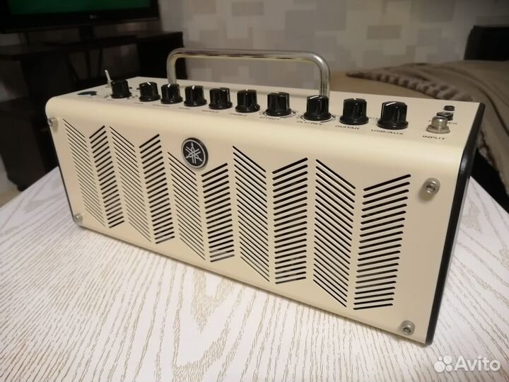 Гитарный комбоусилитель Yamaha THR10