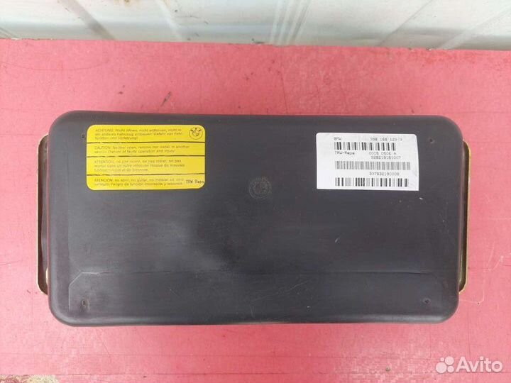 Подушка безопасности пассажира BMW 7 E32