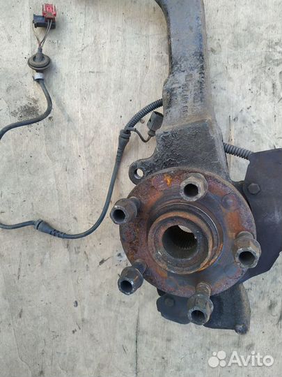 Кулак поворотный VW Passat b5 Audi A4 B5