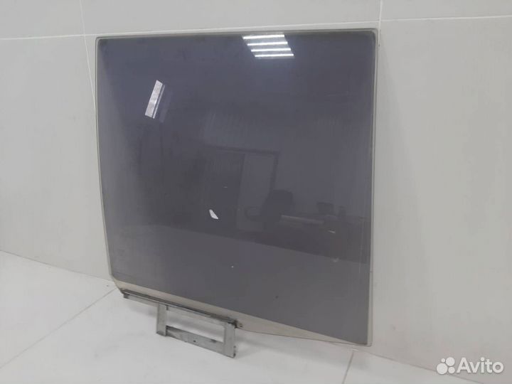 Стекло двери задней правой Toyota Land Cruiser J80