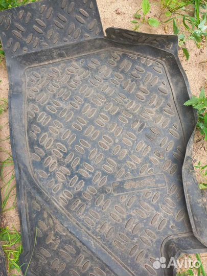 Продам коврики LADA Granta