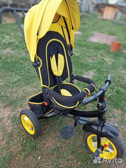 Детский трехколесный велосипед с ручкой