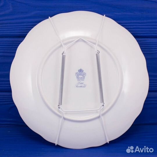 Держатели белые на пружинках для тарелок