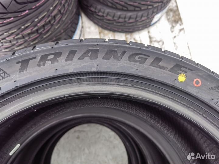 Triangle EffeXSport TH202 215/45 R18 93Y