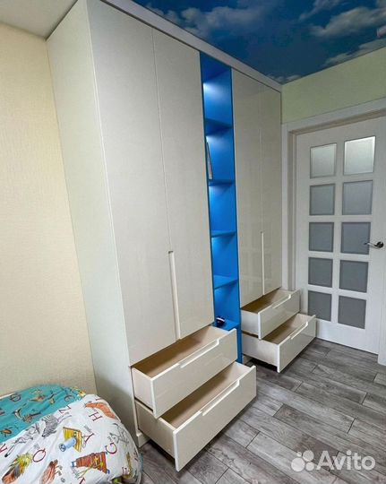 Шкаф распашной. От производителя