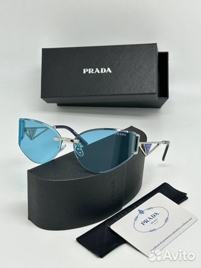 Солнцезащитные очки Prada