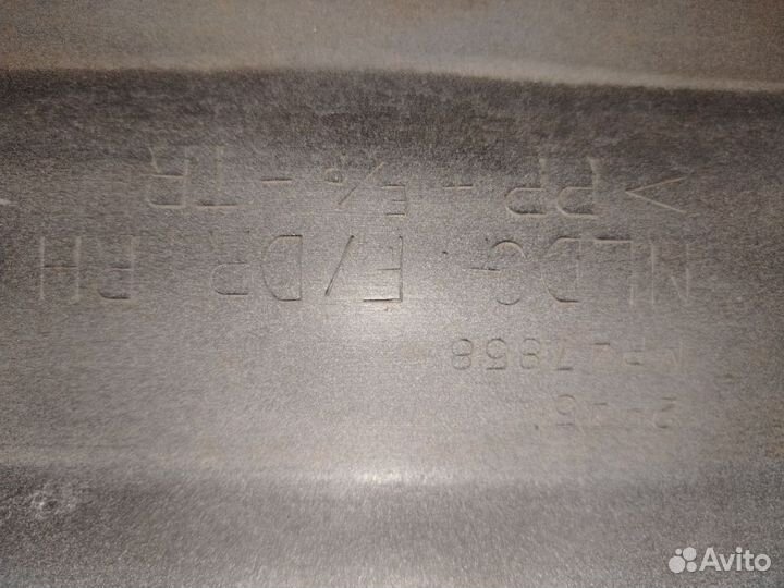 Накладка двери передней правой Mitsubishi Pajero I