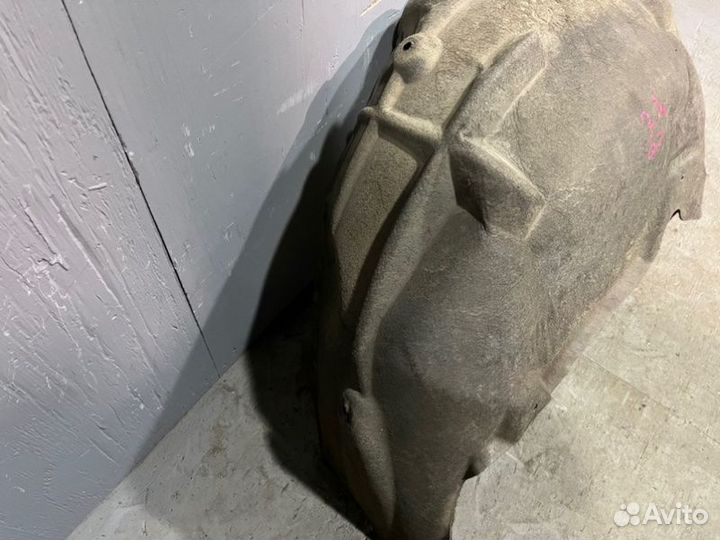 Подкрылок задний левый Audi Q7 4L