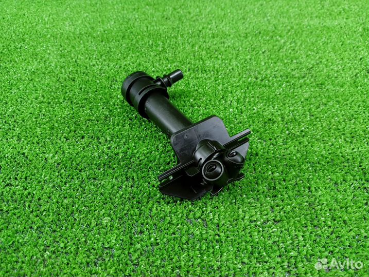 Форсунка омывателя фар правая Audi Q3 15-18г VAG