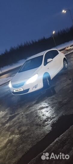 Opel Astra 1.6 МТ, 2011, 190 000 км