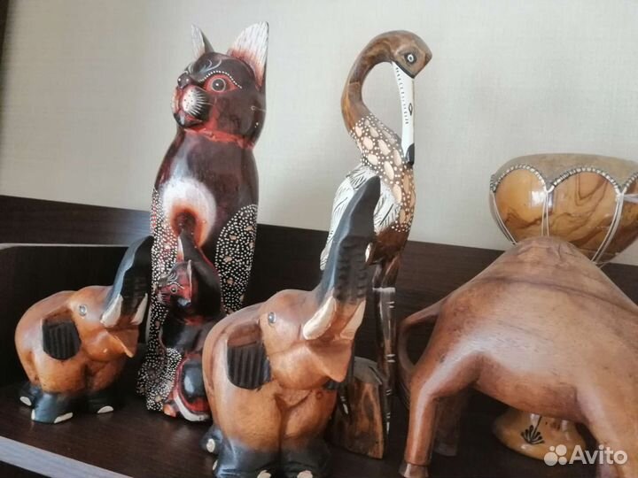 Сувениры из дерева, статуэтки