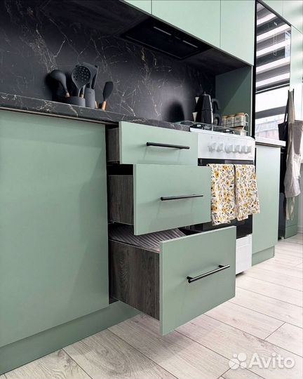 Кухонный гарнитур новый