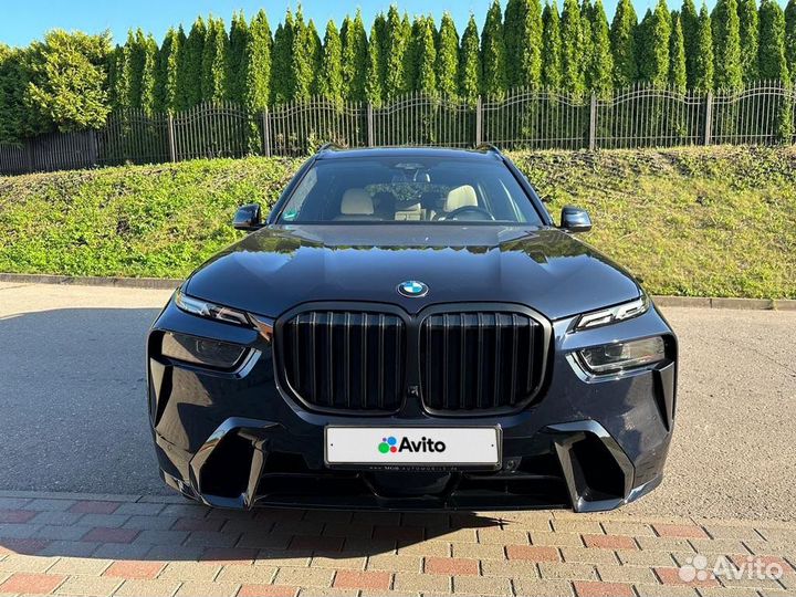 BMW X7 3.0 AT, 2023, 5 400 км