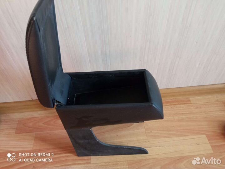 Подлокотник